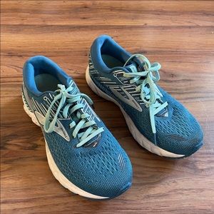Brooks Sneakers